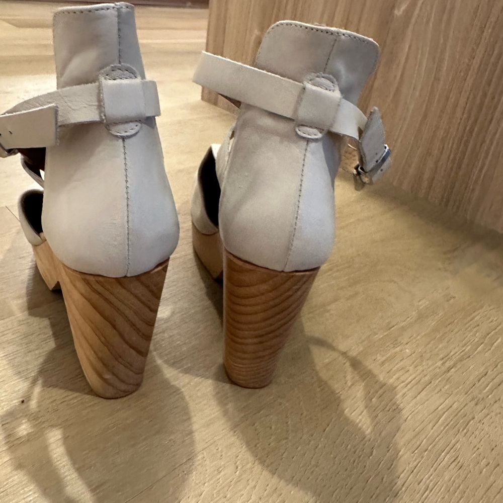 Women's White Leather Heeled Sandals